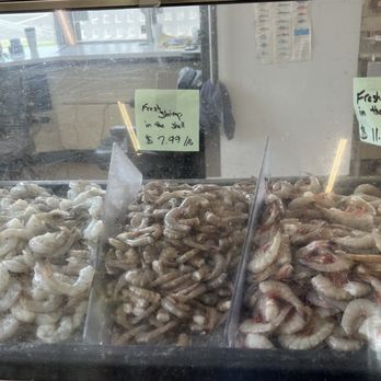 Pelican Seafood 2 - Fresh Market - Seafood Markets Near Me - Oak Island, North Carolina