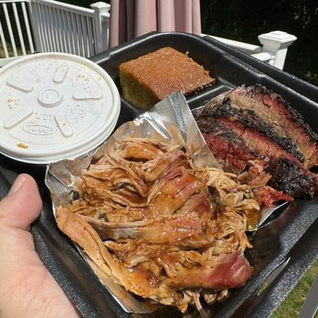 Thomas' Smokey Pit Stop - Pulled pork - Barbeque Near Me - Manchester, Connecticut Thomas' Smokey Pit Stop - Pulled pork - Barbeque Near Me - Manchester, Connecticut