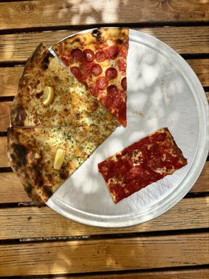 F&F Pizzeria by null