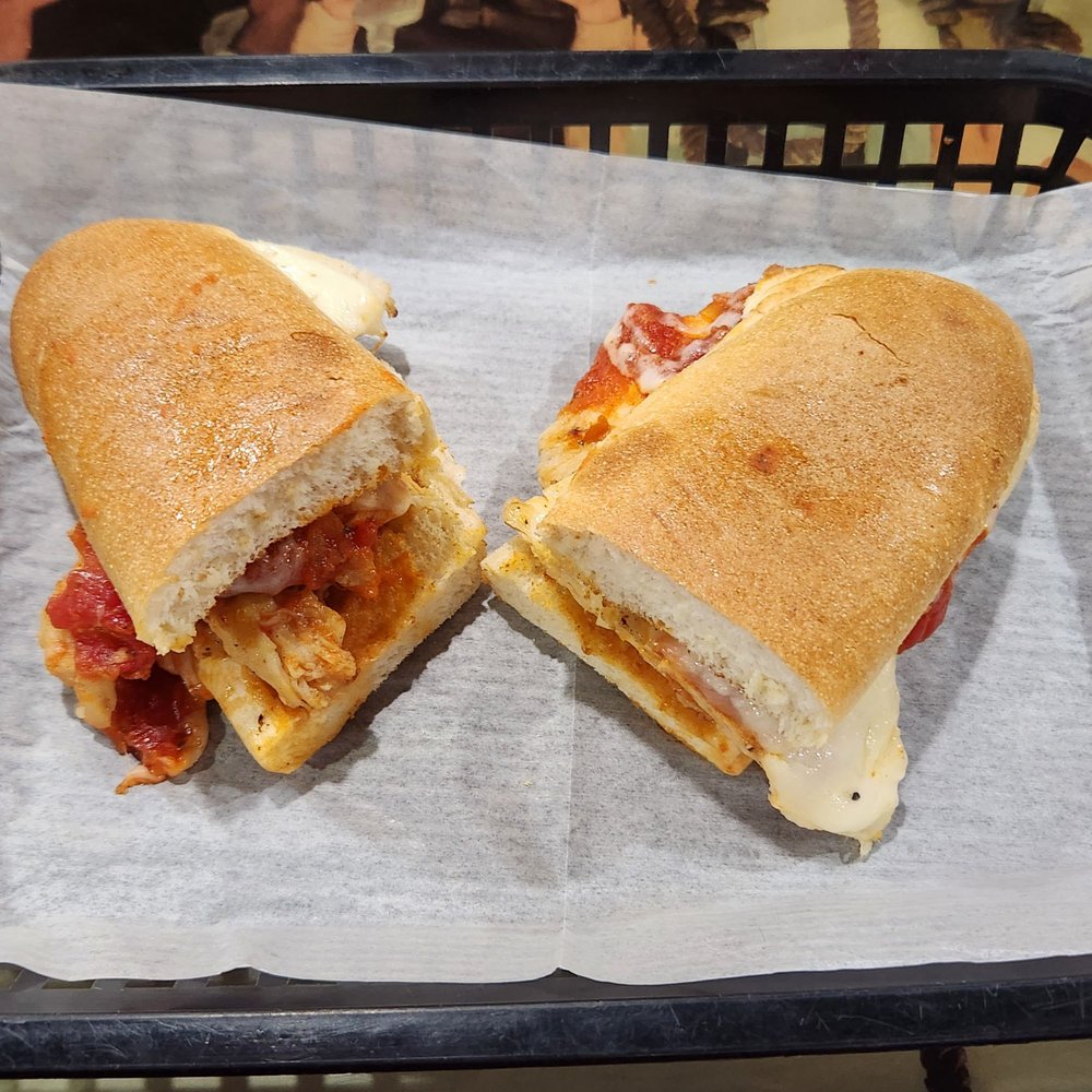 LARRY’S GIANT SUBS Updated July 2024 143 Photos & 98 Reviews 4479