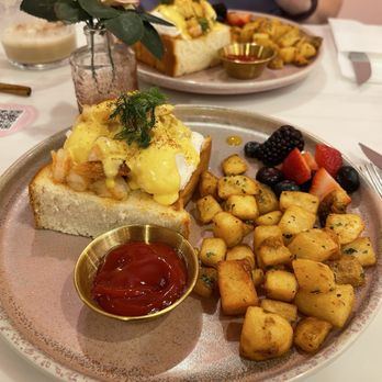 Brew and Bloom - Seaside Eggs Benny - Themed Cafes Near Me - Edmonton, Alberta Brew and Bloom - Seaside Eggs Benny - Themed Cafes Near Me - Edmonton, Alberta