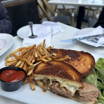 Brasserie - French Near Me - Tenafly, New Jersey