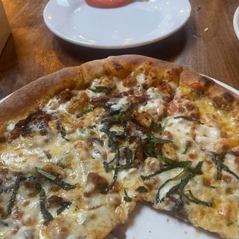 Noosh Nosh - CHICKEN TIKKA PIZZA - American Near Me - Louisville, Kentucky
