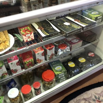 Mr Waffle Bubble Tea - Display case - Desserts Near Me - Vancouver, British Columbia