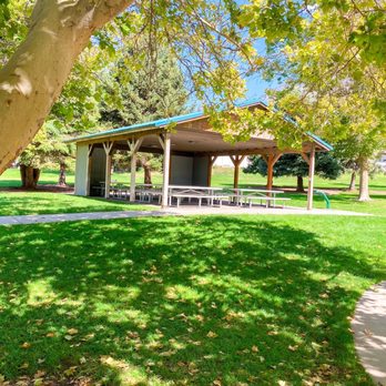 Bicentennial Park - Seating area for a gathering - Parks Near Me - Provo, Utah