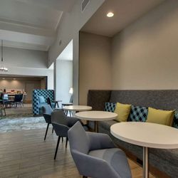 Hampton Inn & Suites Southport - Breakfast Area