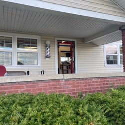 Hot Rod's Barber Shop - Front porch