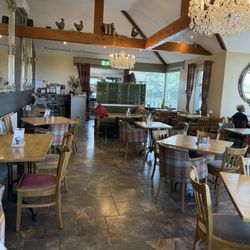 Mckees Farm Shop - Coffee shop dinning area