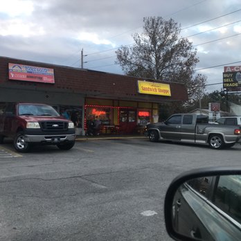Adams Sandwich Shoppe - Entrance and parking - Breakfast & Brunch Near Me - Jacksonville, Florida