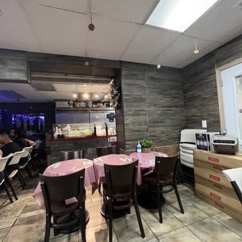 Win-Spuntino - Italian Near Me - Honolulu, Hawaii