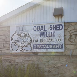 Dockside Willie's Bar & Grill