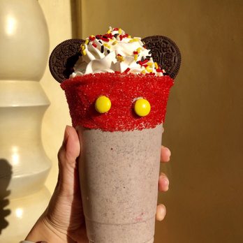 Schmoozies! - Mickey Cookies n Cream Shake (2019) - Coffee & Tea Near Me - Anaheim, California Schmoozies! - Mickey Cookies n Cream Shake (2019) - Coffee & Tea Near Me - Anaheim, California