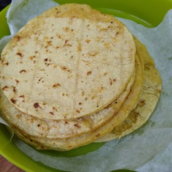 La Jalisciense - Tortillas calientitas - Mexican Near Me - Detroit, Michigan