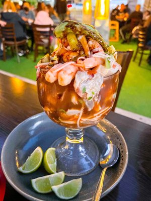 Emporio Sushi & Mariscos by null