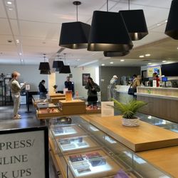 Trulieve Scottsdale Dispensary - People waiting and waiting and waiting.