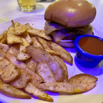 Beacon Corner Bar - Smash Burger - Seafood Near Me - Grand Rapids, Michigan