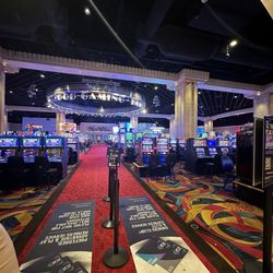 Hollywood Gaming at Mahoning Valley Race Course - Inside