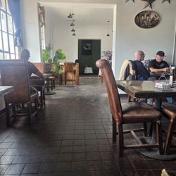 Salt's - Entrance (from dining room)