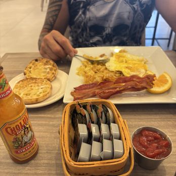 DoubleTree by Hilton Buena Park - Free breakfast - Hotels Near Me - Buena Park, California