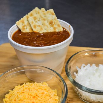 Ewald's Bar-B-Q - ows a bowl of chili with cheese and crackers - Barbeque Near Me - Perryville, Missouri Ewald's Bar-B-Q - ows a bowl of chili with cheese and crackers - Barbeque Near Me - Perryville, Missouri