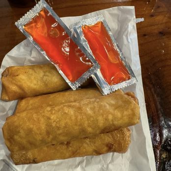 Le Banh Mi Bistro - Chicken egg rolls - Vietnamese Near Me - Clovis, California
