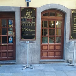 El Fartuquín - Entrada del local