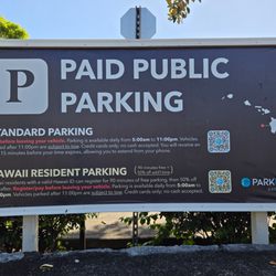 Kona Farmer’s Market - 90 minutes free parking for Hawaii residents. Use this option, not the "Royal Parking" one.