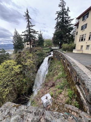 Columbia Gorge Hotel & Spa by null