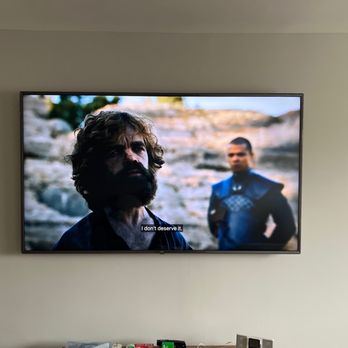 Aponte Home Remedy - 75 inch TV mounting on the living room - TV Mounting Near Me Aponte Home Remedy - 75 inch TV mounting on the living room - TV Mounting Near Me
