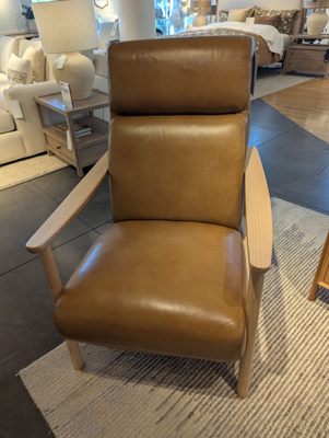 Crate & Barrel by null