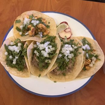 Mexas Tacos - Carnitas and pollo asado tacos - Tacos Near Me - Orlando, Florida