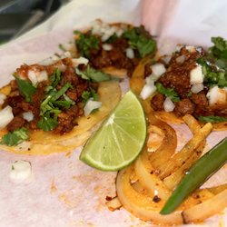 Quesadillas Lupita - Tacos de adobada!