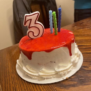 Pan Dulce Bakery - Strawberry tres leches cake - Bakeries Near Me - Lincoln, Nebraska