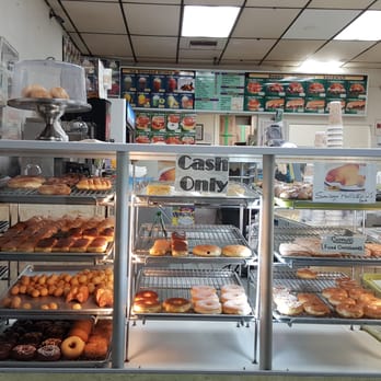 Christina's Donuts - Glorious display cases. #Glendale #LateNightSnacks #Open24Hours #Donuts #AppleFritter #CashOnly #FoodPorn - Donuts Near Me - Glendale, California