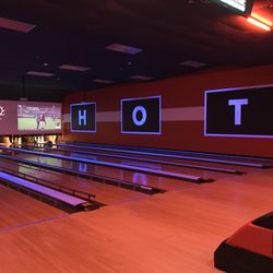 Bowlero Commack