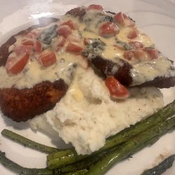 The Lakeside Restaurant & Tavern - Gorgonzola chicken
