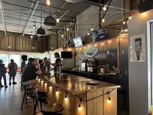 Pontoon Brewing Company by null