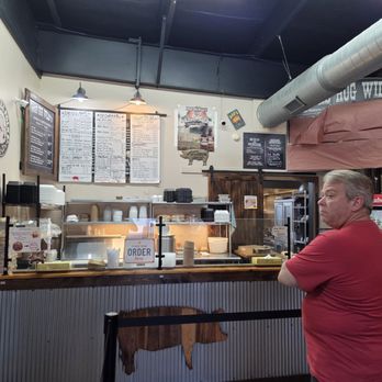 Road Hog Willy's Real Pit Bar-B-Q - Menu and counter to order - Barbeque Near Me - Mount Vernon, Ohio