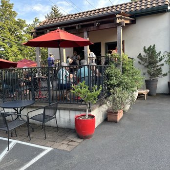 Elephants on Corbett - Patio seating. - Soup Near Me - Portland, Oregon Elephants on Corbett - Patio seating. - Soup Near Me - Portland, Oregon