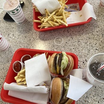 In-N-Out Burger - Burgers Near Me - Murfreesboro, Tennessee