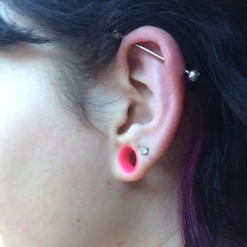 Buzzbomb - 2 hours after getting pierced. Swelling hasn't gone down yet, and is probably the most annoying part. - Tattoo Near Me - Venice, California Buzzbomb - 2 hours after getting pierced. Swelling hasn't gone down yet, and is probably the most annoying part. - Tattoo Near Me - Venice, California