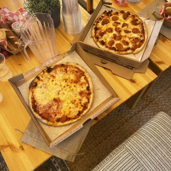 Lone Oak Farm Brewing Company - Cheese & Pepperoni pizza - Breweries Near Me - Olney, Maryland Lone Oak Farm Brewing Company - Cheese & Pepperoni pizza - Breweries Near Me - Olney, Maryland