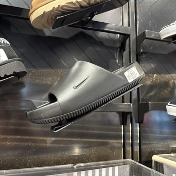 nike slides at foot locker