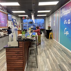 East Islip Nutrition - Inside, bright and cheery
