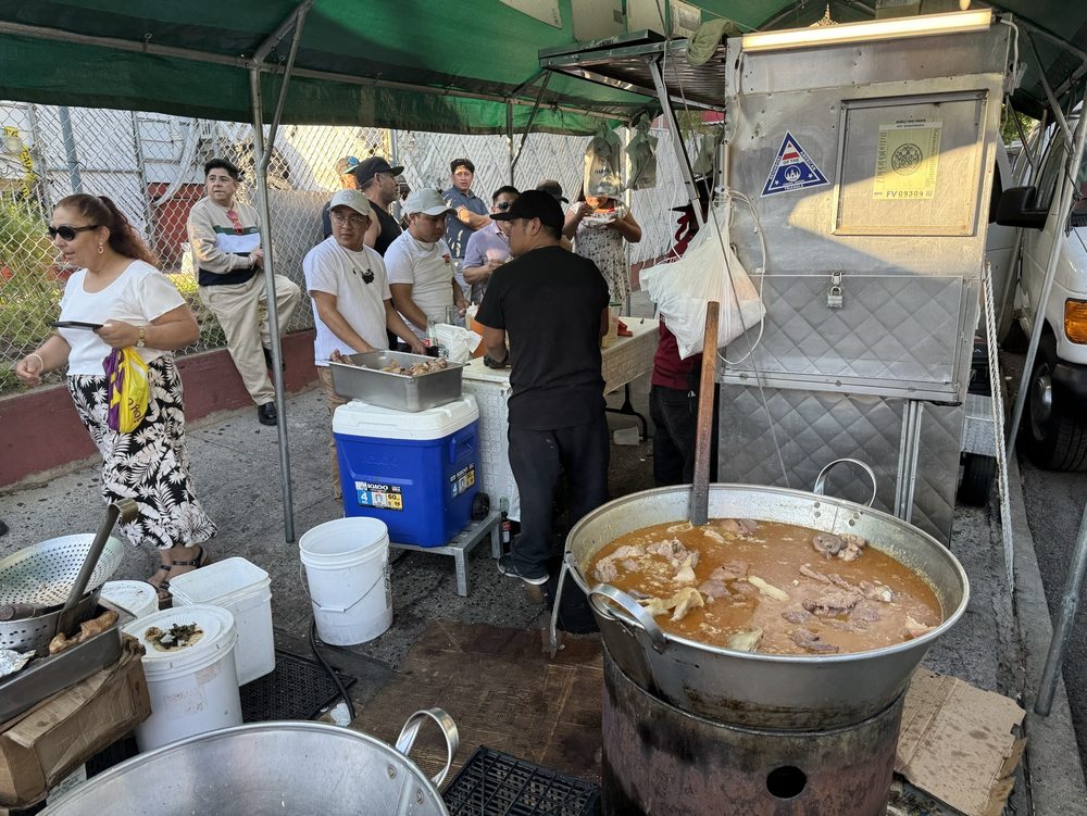 Tacos Hermanos Hernandez — Mexican restaurant in Corona