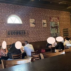 Volare Bistro - Interior dining space