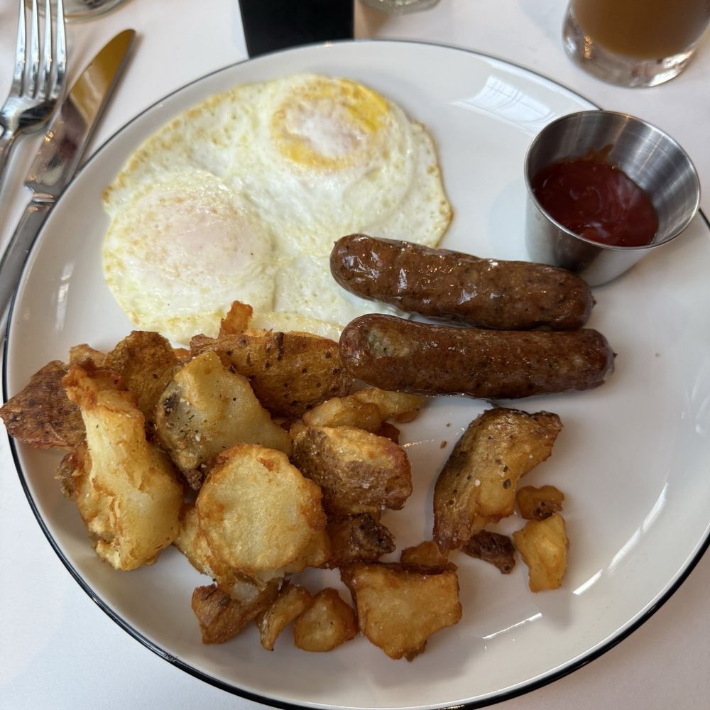 The Tradition An American Kitchen - breakfast platter - Salad Near Me - Austin, Texas The Tradition An American Kitchen - breakfast platter - Salad Near Me - Austin, Texas