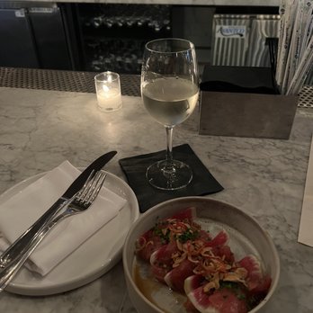 Saint - Happy hour: Sauvignon blanc and tuna crudo - New American Near Me - New York, New York