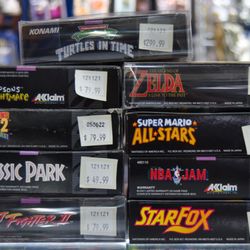 Hot Spot Collectibles and Toys - Rare Boxed Super Nintendo Games !!!