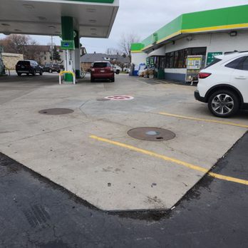 bp - Open Christmas...Sikh owned I think. - Gas Stations Near Me - Cudahy, Wisconsin